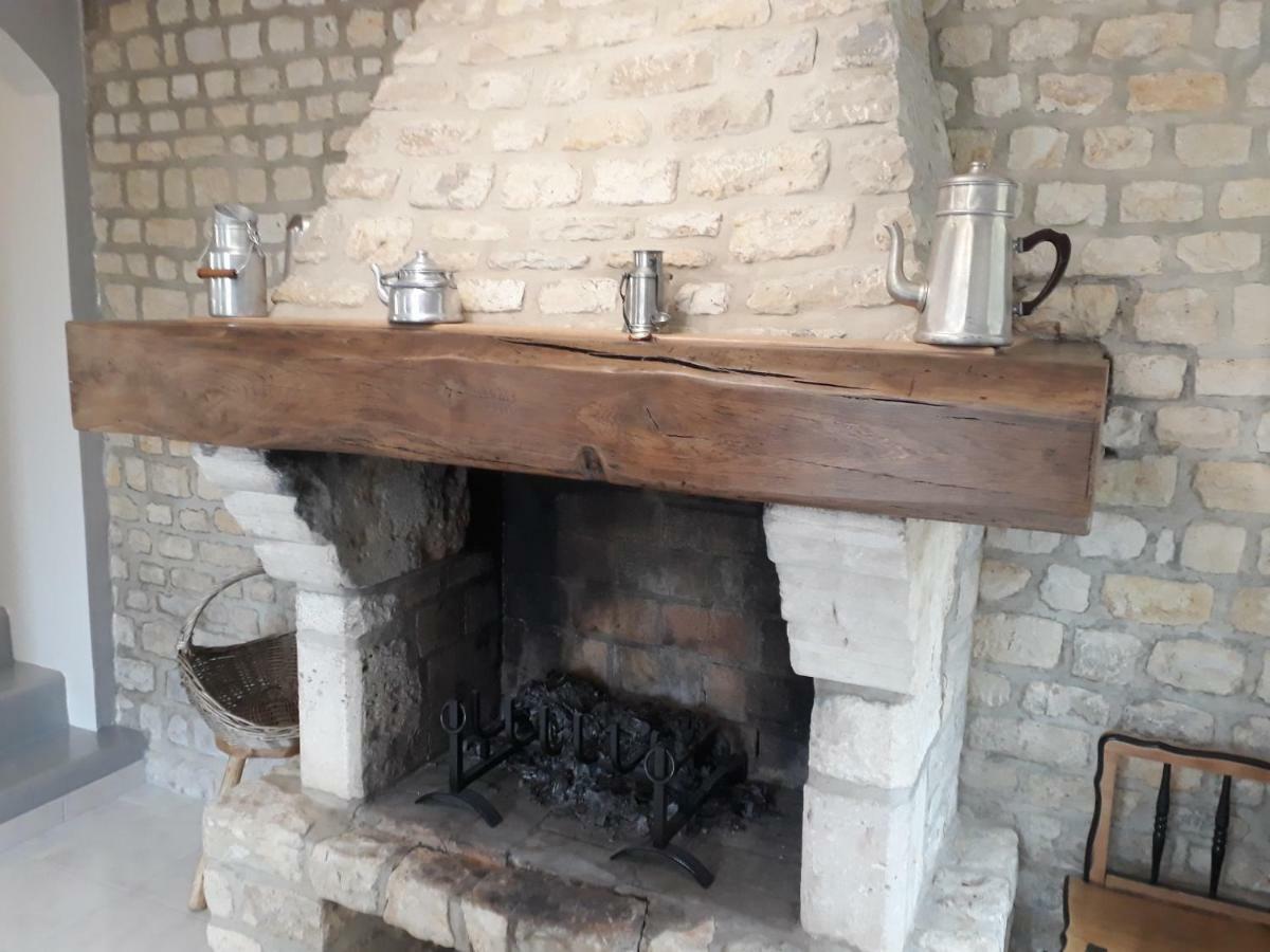 Gite " Le Vieux Noyer" Liesville-sur-Douve Zewnętrze zdjęcie