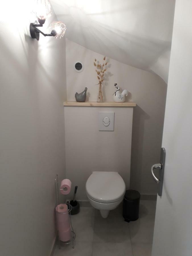 Gite " Le Vieux Noyer" Liesville-sur-Douve Zewnętrze zdjęcie