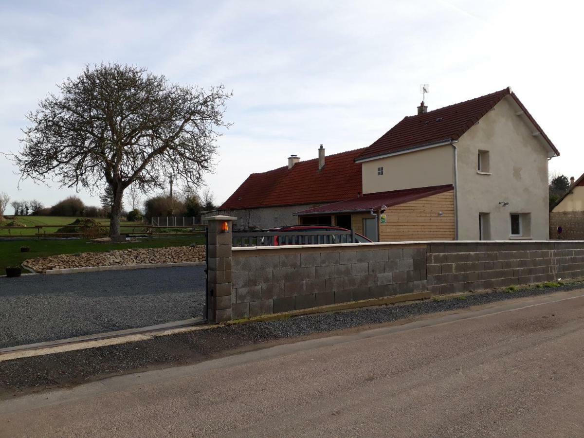 Gite " Le Vieux Noyer" Liesville-sur-Douve Zewnętrze zdjęcie