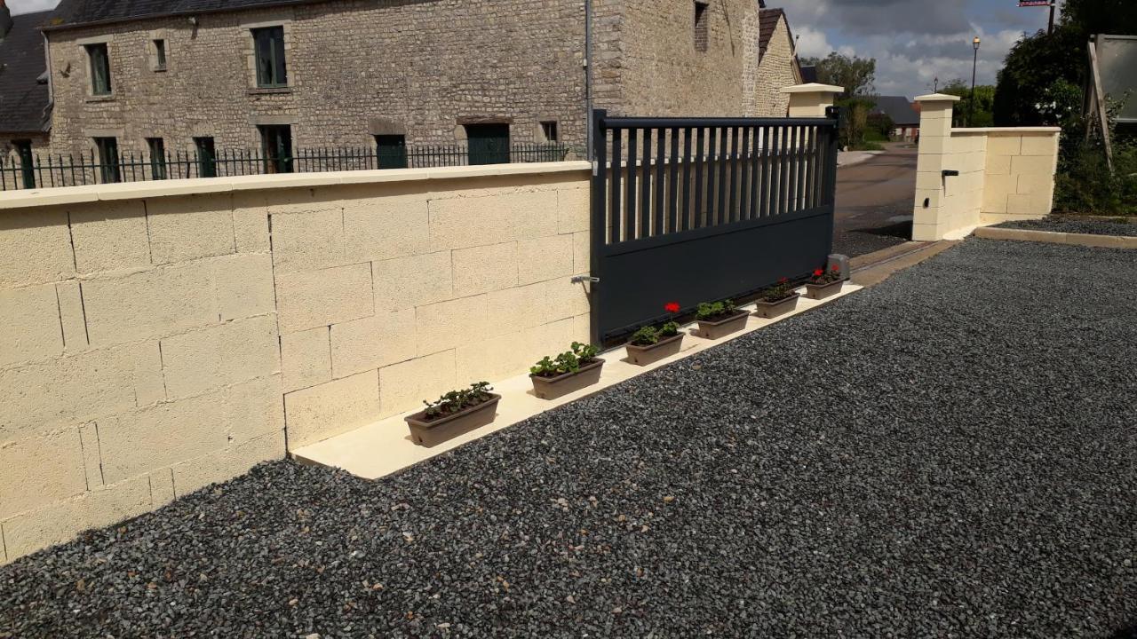 Gite " Le Vieux Noyer" Liesville-sur-Douve Zewnętrze zdjęcie